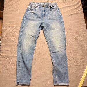 America Eagle Stretch Curvy Mom Jean Light Wash Size 2 Distress